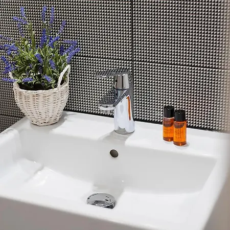 Prestige Wola Kolejowa * Varşova